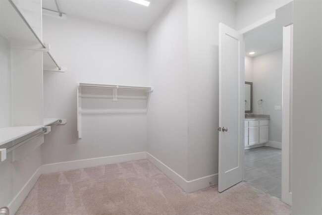 Building Photo - 16 Clearview Terrace Pl
