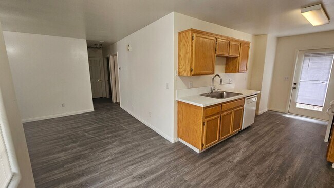 Building Photo - 723 Spring Meadow Ct