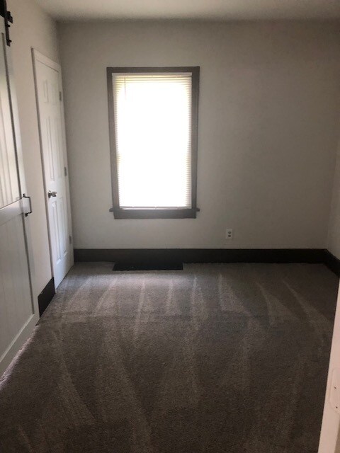 Building Photo - 507 E Archwood Ave