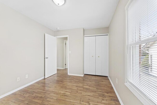 Building Photo - 1165 5th St