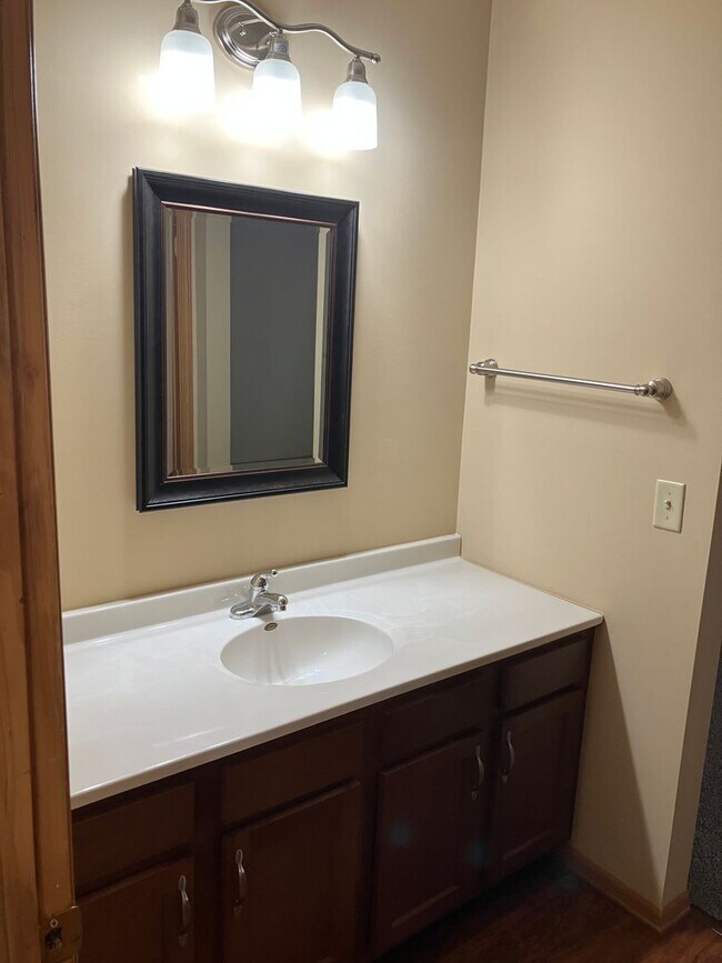 Building Photo - 1046 Laurel Tree Ct