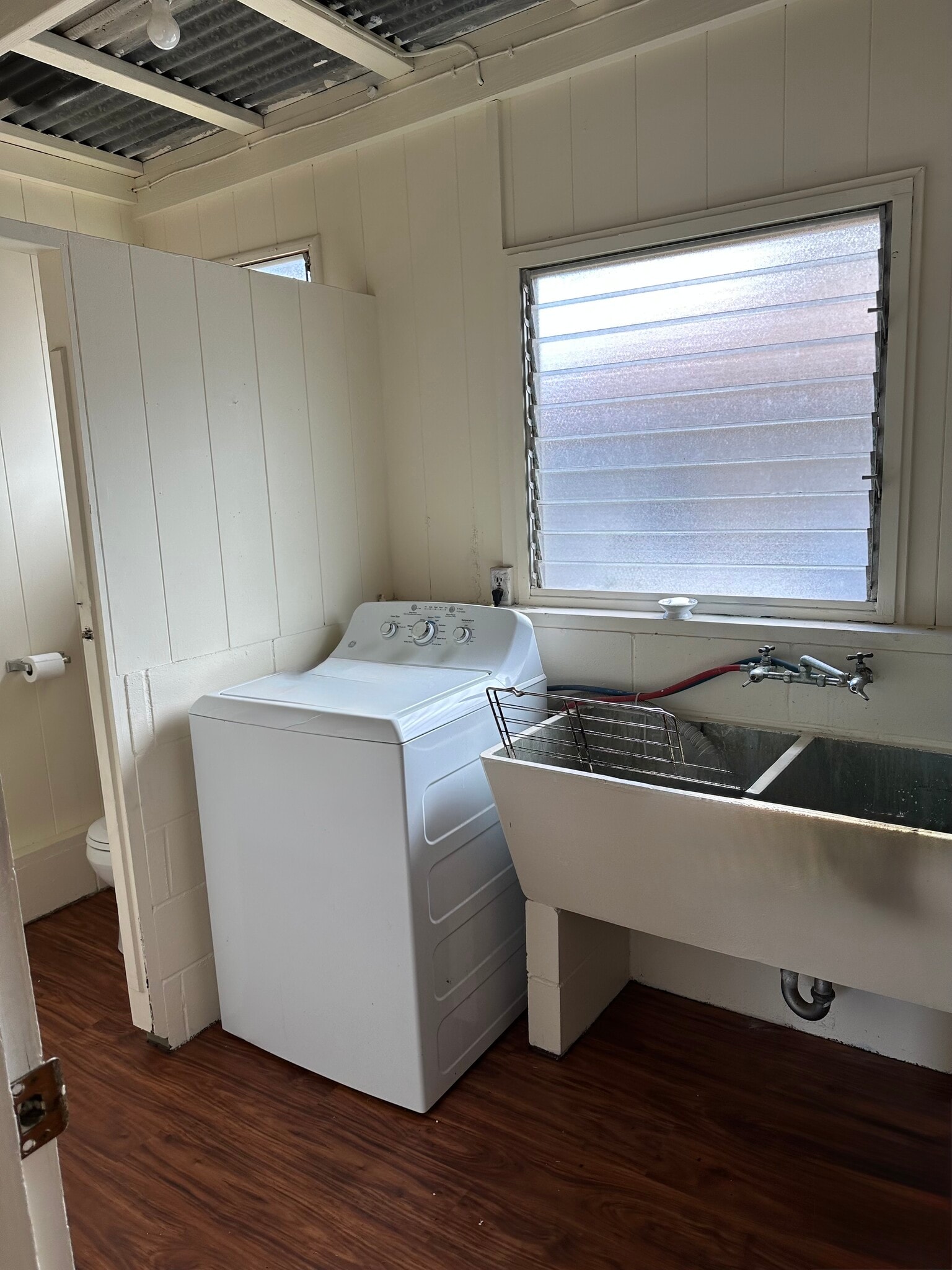 Building Photo - 373 Waiale Rd