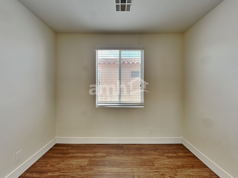 Building Photo - 9468 Descending Creek St