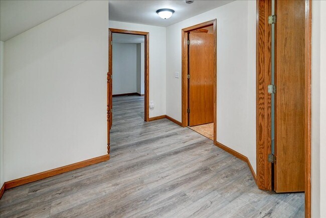 Building Photo - 309 Trail Side Dr