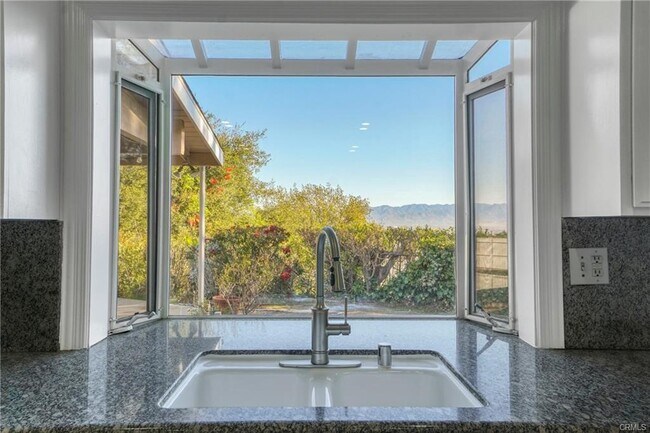 Building Photo - 16922 Oak View Dr