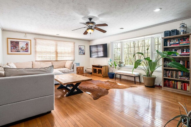 Building Photo - Fairview Retreat | 3BR/3BA with Finished Basement, 2-Car Garage & Private Yard — 17 Min to Asheville