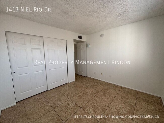 Building Photo - 1413 N El Rio Dr