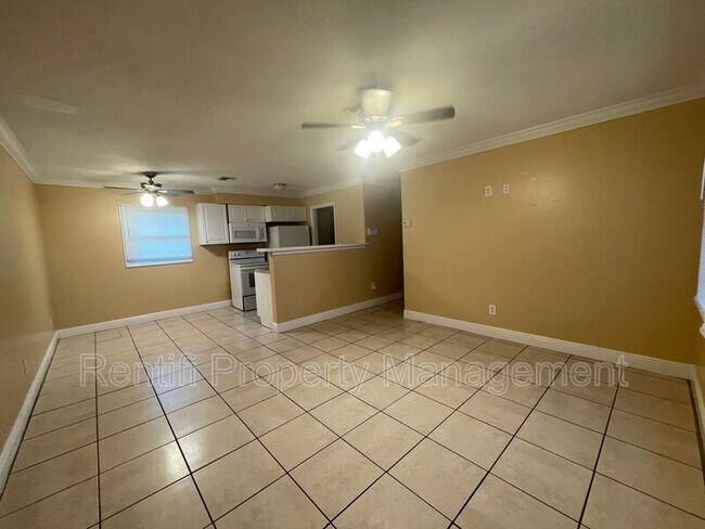 Building Photo - 44 Andora St