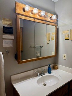 Full Bath adjoining Bedroom - 509 N 1st St
