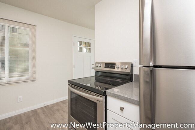 Building Photo - Upgraded Sherman Heights 1 Bedroom, Available Now!
