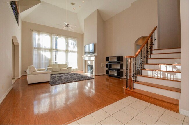 Building Photo - 4034 Glen Cove Dr