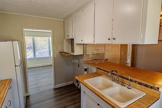 Building Photo - 3302 Longlois Dr