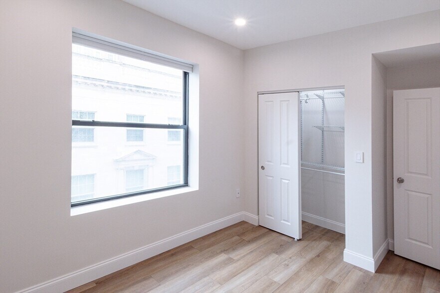 Building Photo - 531 Beacon St