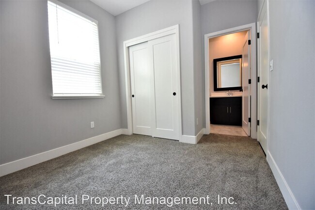 Building Photo - 3 br, 3.5 bath House - 401 10th Street
