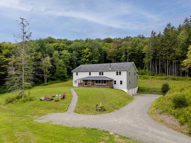 Building Photo - 1724 Calhoun Hill Rd