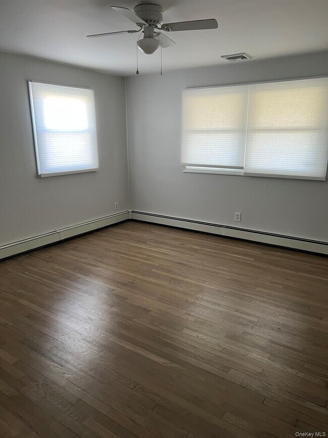 Building Photo - 822 9th St