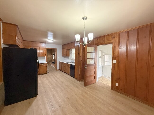 Building Photo - 2106 NW Sullivan Rd