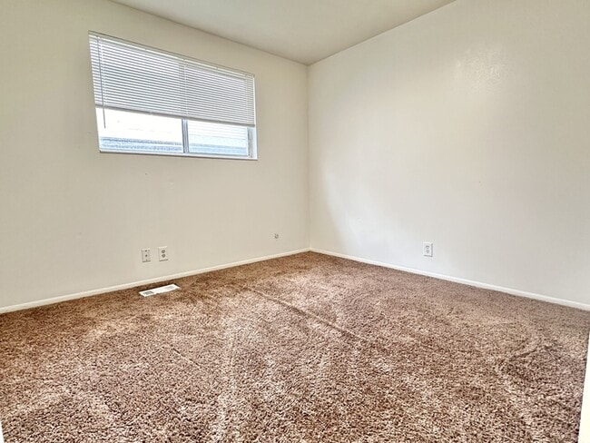 Building Photo - 2175 S 300 E