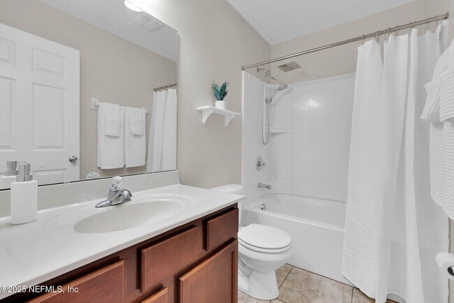Building Photo - 16301 Magnolia Grove Way