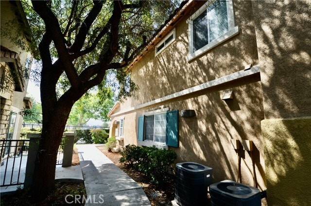 Building Photo - 25798 Iris Ave