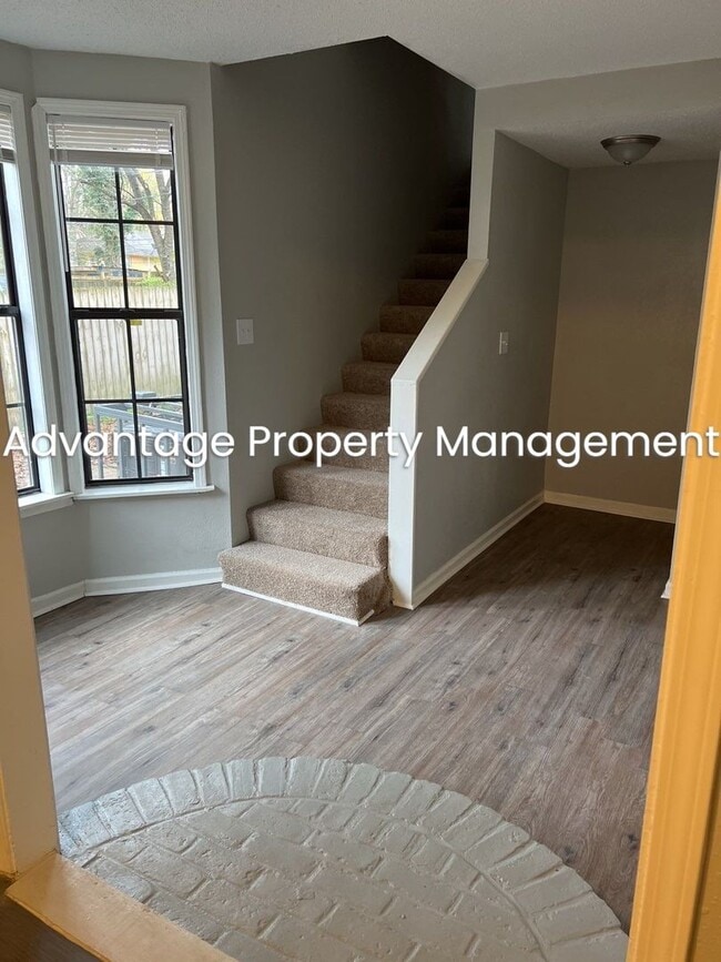 Building Photo - Charming 4 Bedroom, 3 Bath Home in East Me...