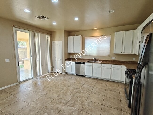 Building Photo - 5874 N Dartwhite Dr