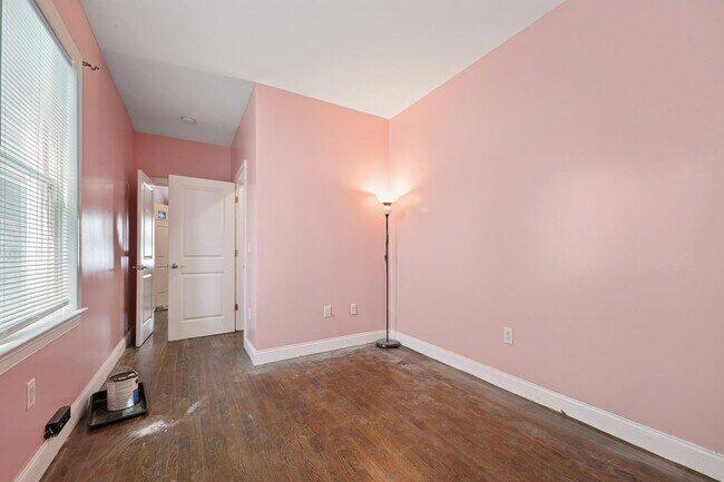 Building Photo - 16 Fisk St