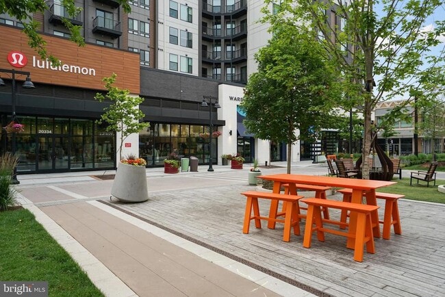 Building Photo - 44707 Plympton Square