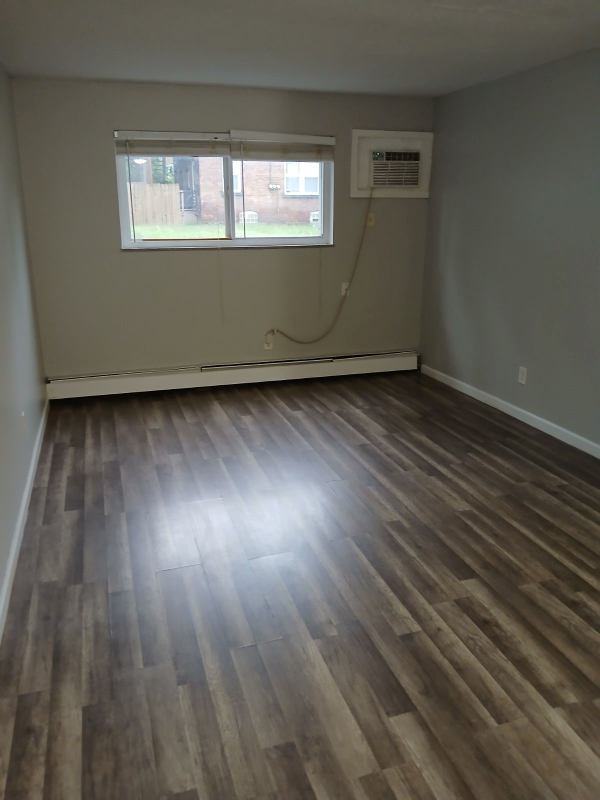 Building Photo - 7919 Lakeview Cir
