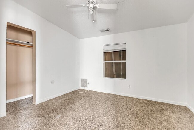 Building Photo - 1322 Wilson St