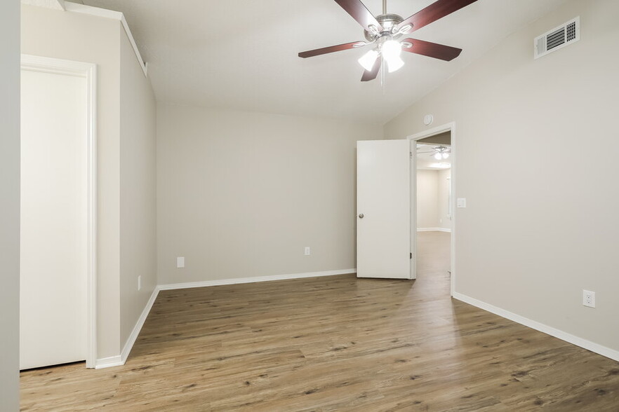 Building Photo - 2916 Trenton Ct