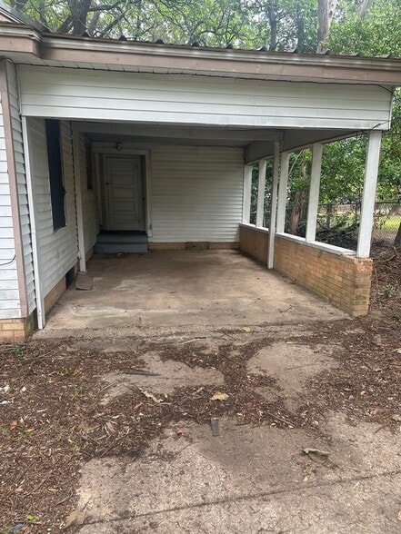 Building Photo - 305 Bowers Street