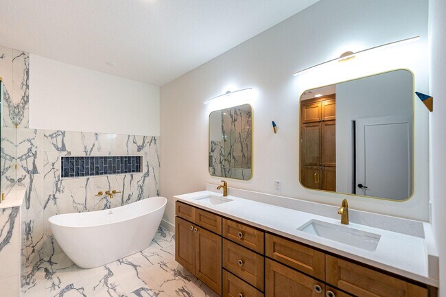 Building Photo - 3113 Nighthawk Ave