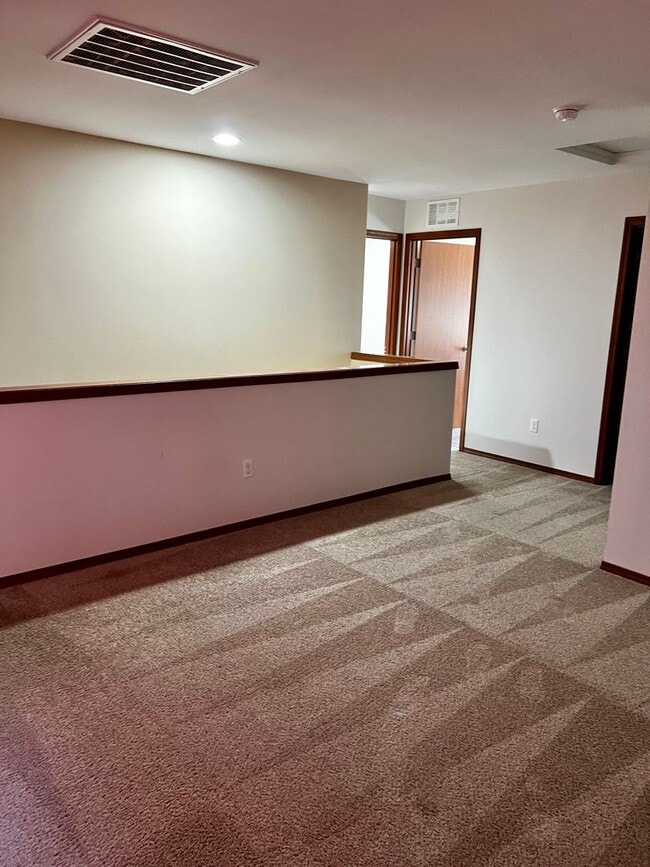 Building Photo - Desirable home in McCormick Ridge.