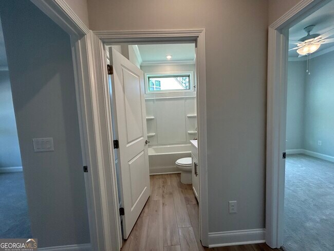 Building Photo - 473 Bandon Wy