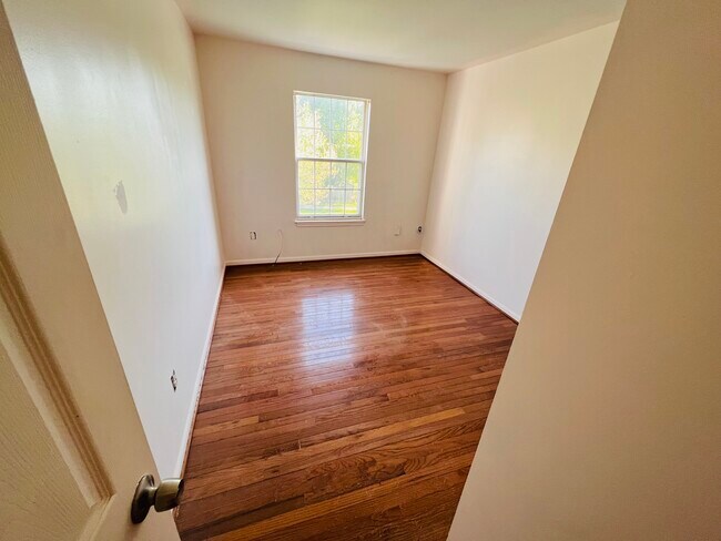 Building Photo - 5354 Regal Ct