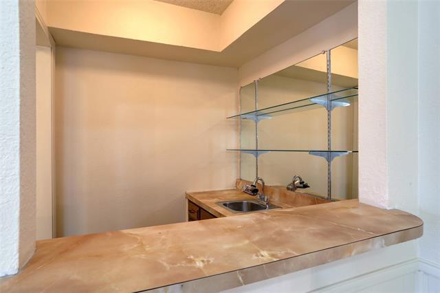 Building Photo - 3913 Sandia Dr