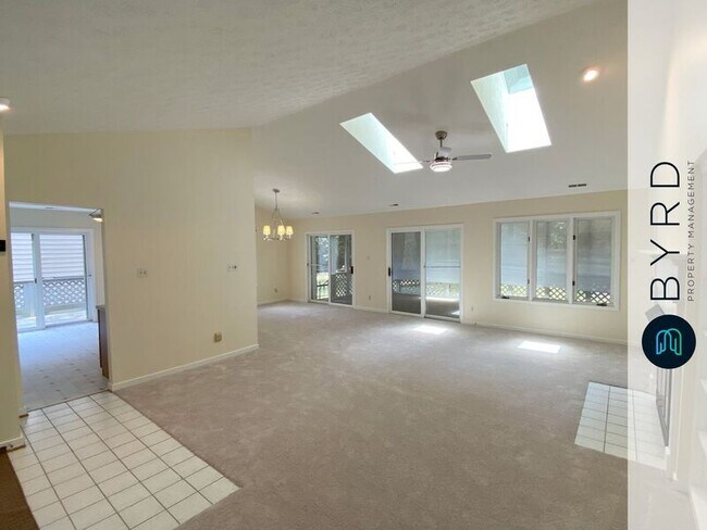 Building Photo - 14302 Regatta Pointe Rd