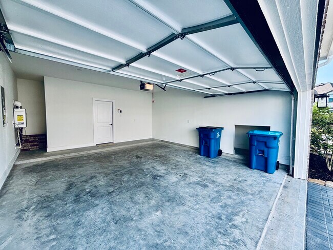 Building Photo - 15110 Dry Crk Jct Pl