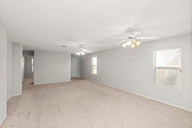 Building Photo - 5248 Sunsail Dr