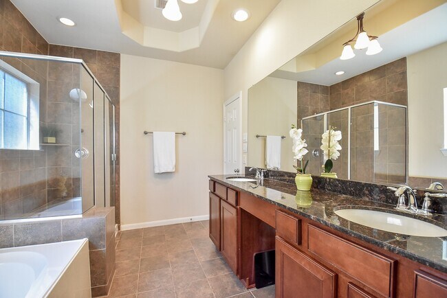 Building Photo - 3419 Clearview Villa Way
