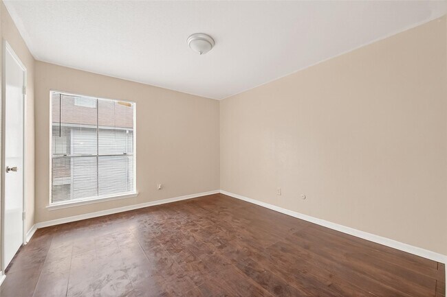 Building Photo - 9350 Country Creek St