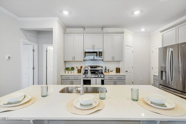 Building Photo - 131 S Finley Lndg Pkwy