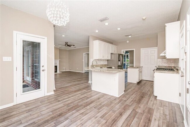 Building Photo - 7490 Quency Dr