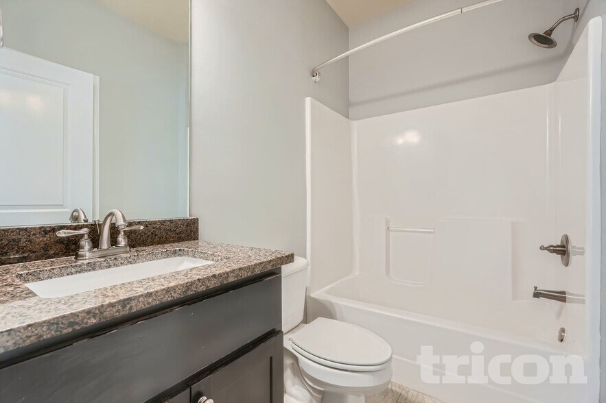 Building Photo - 616 Luckett Ct