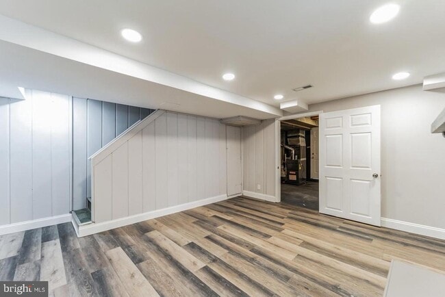 Building Photo - 4011 Mortimer Ave