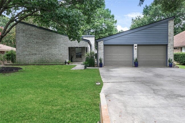 Primary Photo - 28831 S Diamondhead