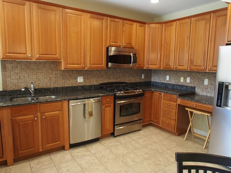 Building Photo - 3412 Warrens Way