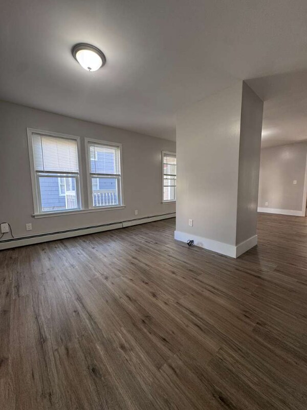 Building Photo - 267 Silver St