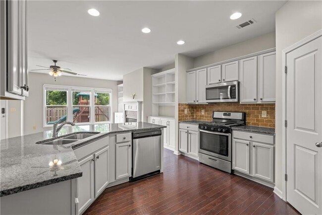 Building Photo - 4940 Breezewood Cir